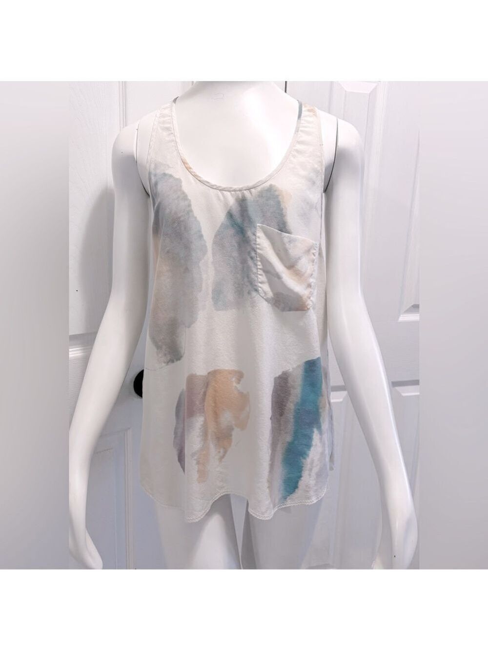 Aritzia Wilfred 100% Silk Watercolour Tank Top Blouse Racerback Size Medium